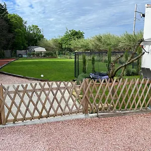 Appartement Charmant Logement Avec Jacuzzi Et Sauna, Salon-de-Provence