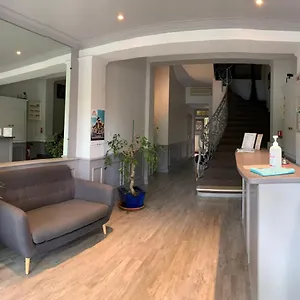 Logis Du Midi Hotel